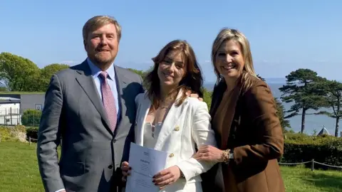 Koninklijk Huis King Willem-Alexander and Queen Máxima of the Netherlands with Princess Alexia