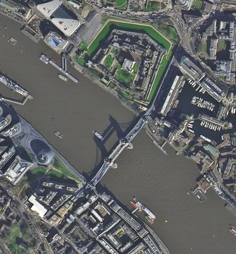 21AT London from satellite