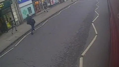 Met Police CCTV of Amman running