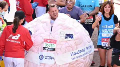 Getty Images Runners in the London Marathon in 2021