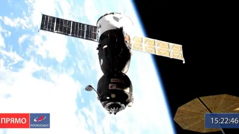 Roscosmos Automatic docking of the Soyuz was unsuccessful