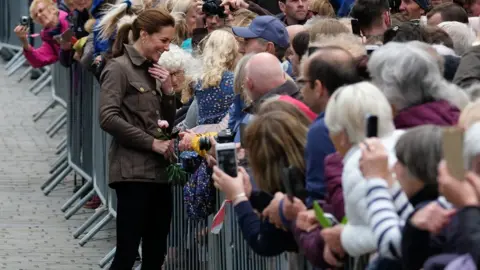 PA Crowd greeting the Duchess of Cambridge