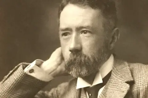 Kirriemuir Gateway to the Glens Museum Sir Hugh Munro