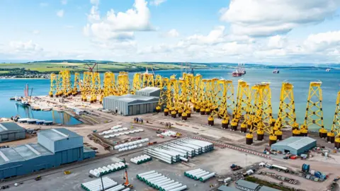 SSE Wind turbine jackets at Nigg