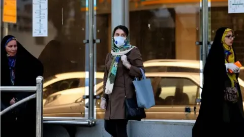 AFP Women in street in Tehran (21/04/20)