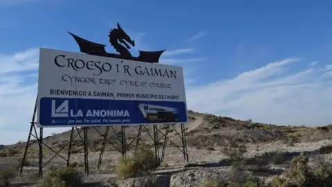 BBC Bilingual Welcome to Gaiman sign in Patagonia