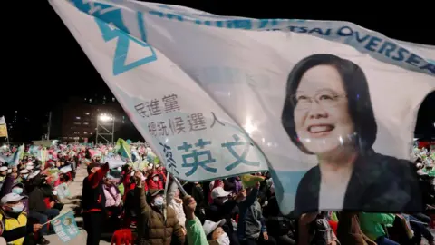 Reuters Tsai Ing-wen supporters on the campaign trail