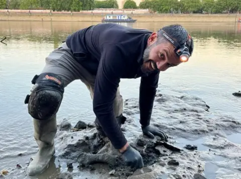 Alessio Checconi Alessio Checconi has been mudlarking since lockdown