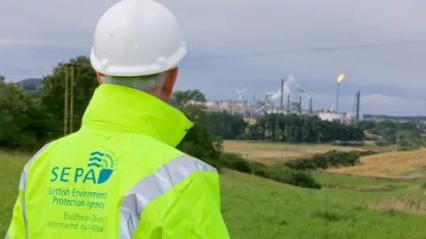 Sepa Sepa worker near Mossmorran