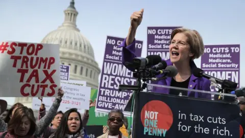 Getty Images Mrs Warren, like every senate democrat, oppose the bill