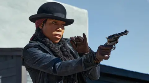 NETFLIX Regina King in The Harder They Fall