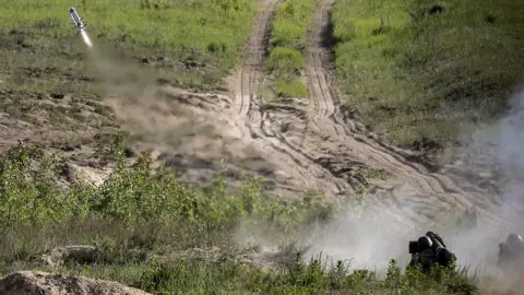 Getty Images US-supplied Javelin anti-tank missile systems are tested by Ukrainian military at an undisclosed site in 2018