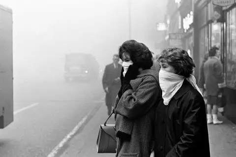 Getty Images Scenes of a fog bound London, 5th December 1962.