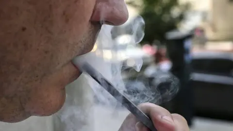 Homeless people offered free e cigarettes in trial