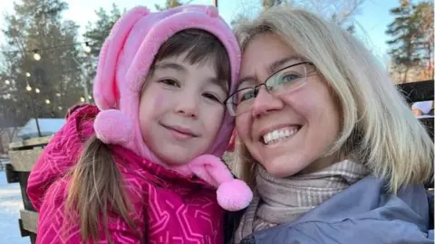 family photo Miroslava and Lesia