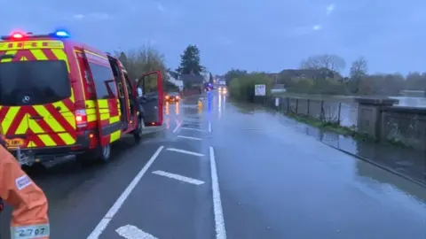 H&WFireService Cars on Pershore Bridge