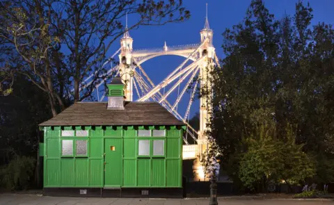 Historic England Chelsea Embankment cabin