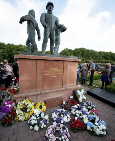 PA Flowers at the memorial