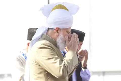Kalim A.Bhatti The caliph delivers five speeches about Islam at the Jalsa