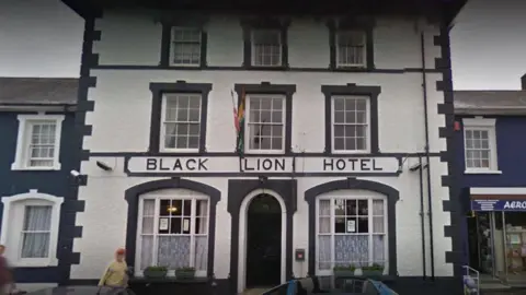 Google Black Lion, Aberaeron