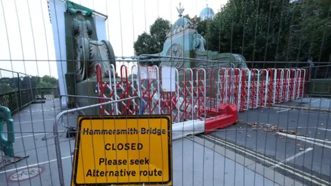 PA WIRE Closed Hammersmith Bridge