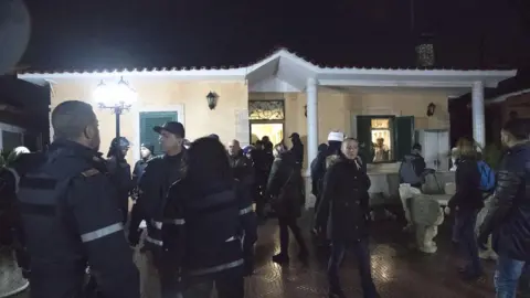 EPA Casamonica villa being seized, 20 Nov 18