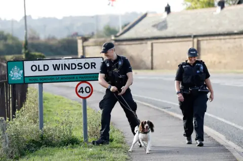 Reuters Police officers perform a search a day ahead of the royal wedding between Princess Eugenie and Jack Brooksbank in Windsor, Britain, October 11, 2018