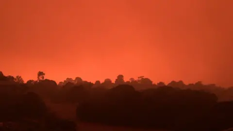 Twitter: brendanh_au Mallacoota red skies