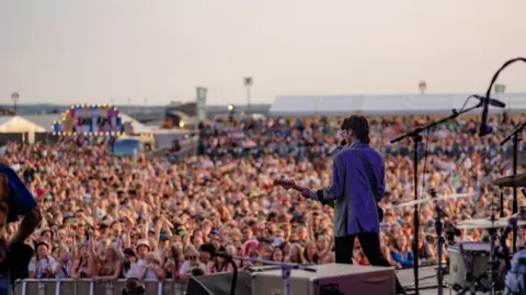 Tom Knibbs Dec McKenna