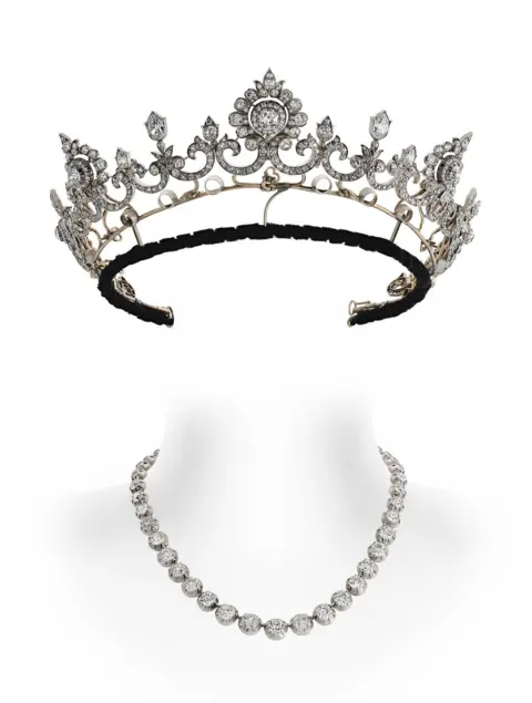 Hancocks/TEFA Anglesey Tiara with diamond row detached as necklace