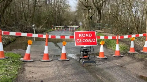 Road closure in Oxton