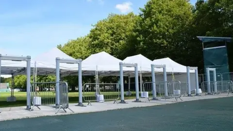 Thames Valley Police search arches in Windsor