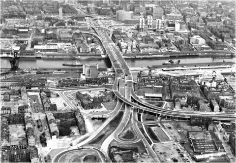 Glasgow Motorway Archive Kingston Bridge under construction