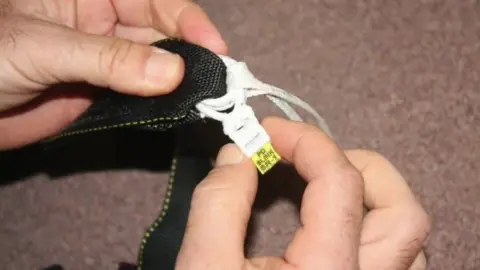 Wiltshire Police Slinks attach lines with the harness