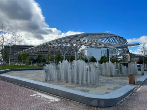 BBC Lee Simmons' Tay Whale