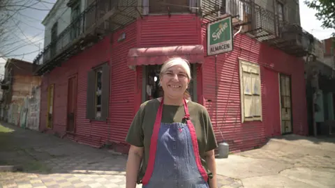 BBC Lourdes Monjes runs a corner shop in Buenos Aires