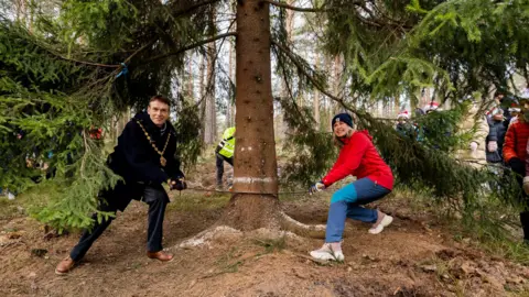 Westminster City Council The Lord Mayor of Westminster and the Mayor of Oslo doing the tree cutting ceremony