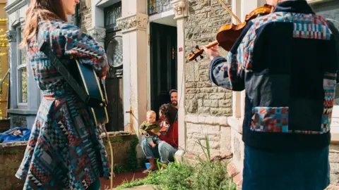 Can't Sit Still Can't Sit Still