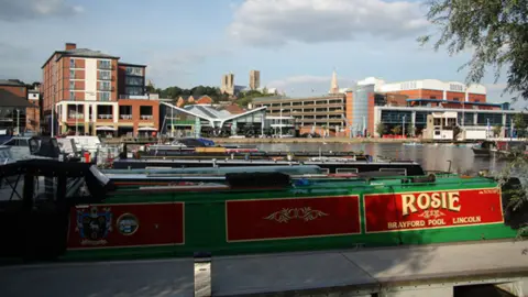 Richard Croft / Geograph Brayford Pool