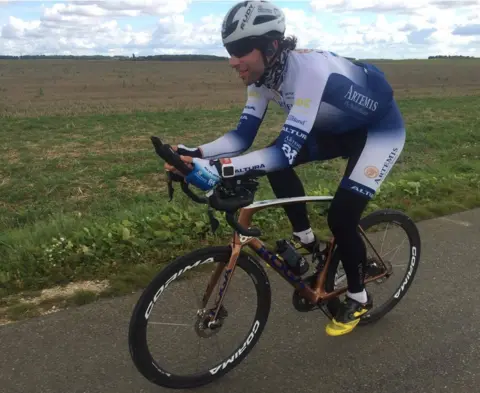 Mark Beaumont breaks British Penny Farthing record