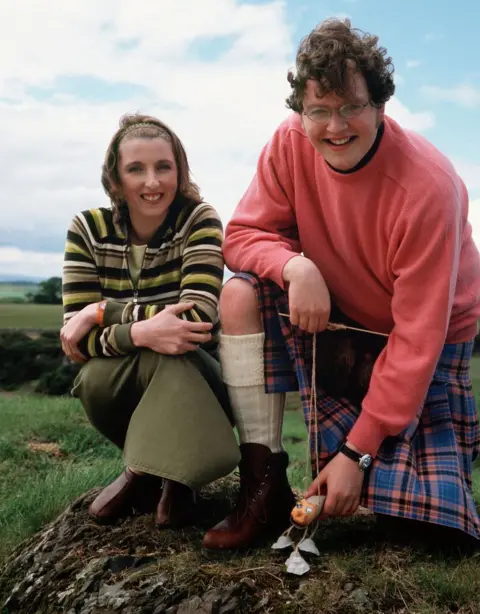 Miss Hoolie and Archie the Inventor in Balamory