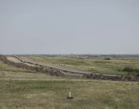 Martin Eberlen The pipeline runs along the ground