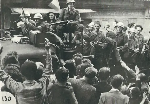 Alamy Members of the Compagnie Marc Haguenau liberating Castres