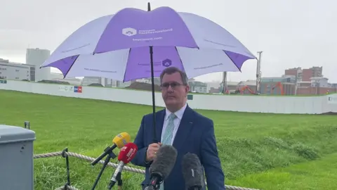 PA Media/David Young Sir Jeffrey Donaldson