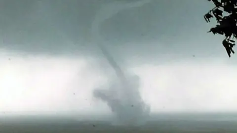 AFP/CNA sea water sucked into the air east of Taiwan