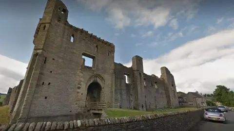 Middleham Castle