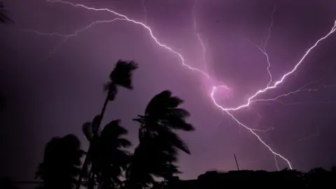 EPA lightning in Kolkata, May 2020
