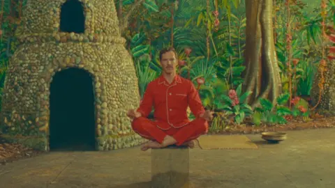 Netflix Benedict Cumberbatch in pyjamas