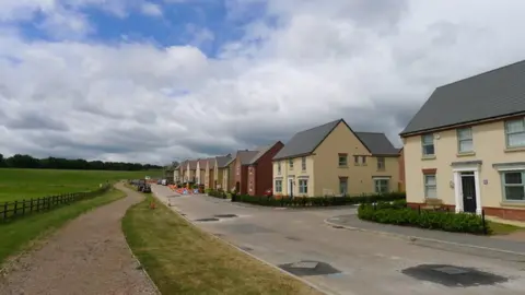 Geograph/Tim Heaton Priors Hall Park, Corby.