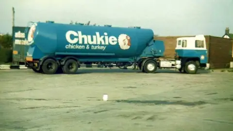 Trucks Around North Wales Chuckie Chicken lorry